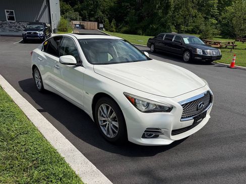 Used 2016 INFINITI Q50 Premium w/ 2.0T Premium Plus Package AWD/4WD image 7