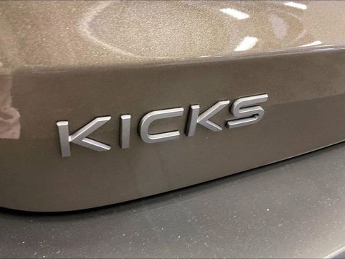 Certified 2025 Nissan Kicks SR image 28