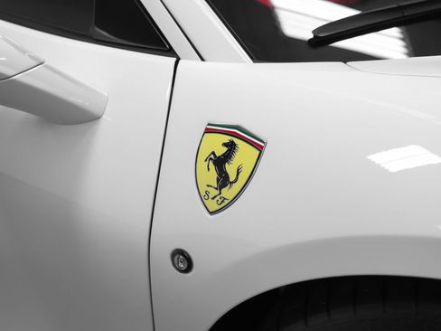 Certified 2020 Ferrari F8 Tributo RWD image 8