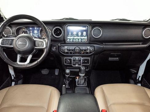 Used 2018 Jeep Wrangler Unlimited Sahara AWD/4WD image 24