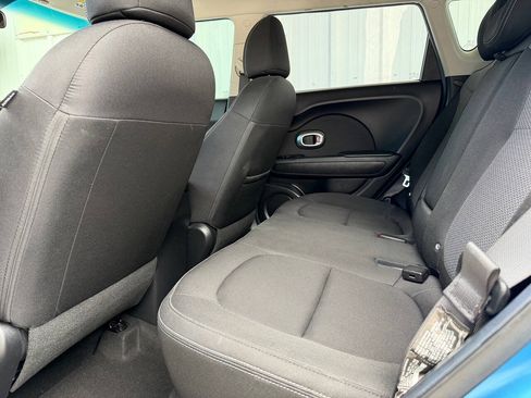 Used 2017 Kia Soul + w/ Designer's Package FWD image 18