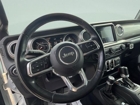 Used 2018 Jeep Wrangler Unlimited Sahara w/ Uconnect 4C Nav & Sound Group AWD/4WD image 13
