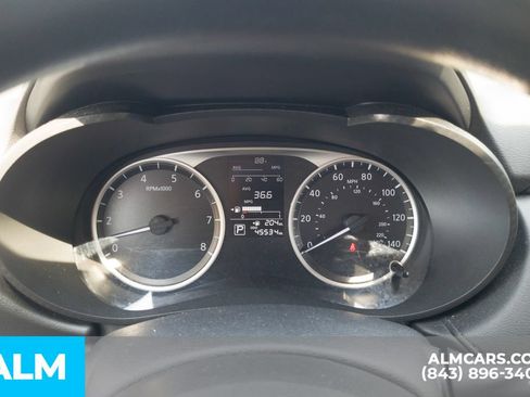 Used 2025 Nissan Versa S FWD image 29