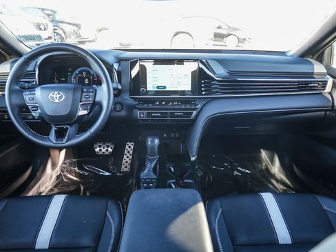 Used 2025 Toyota Camry SE FWD image 10