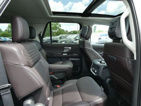 New 2027 Ford Expedition Platinum w/ Platinum Ultimate Package AWD/4WD image 13