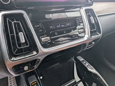 Used 2023 Kia Sorento SX Prestige image 21