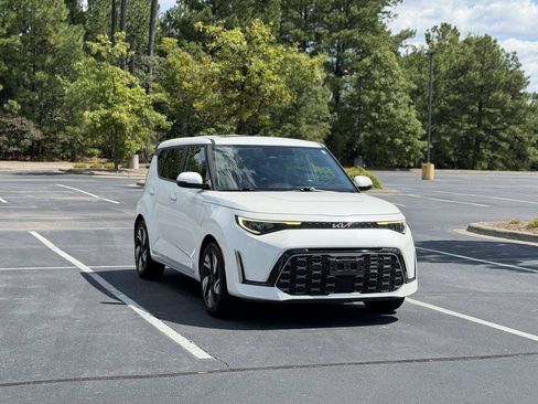 Used 2023 Kia Soul GT-Line w/ GT-Line Technology Package FWD image 1