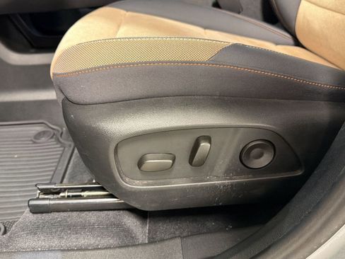 Used 2026 Chevrolet Equinox ACTIV w/ Convenience Package III FWD image 13