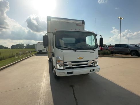 New 2024 Chevrolet Low Cab Forward image 27