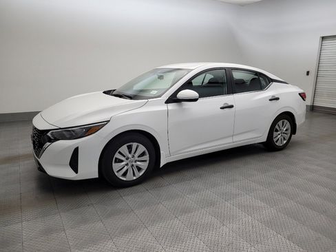 Used 2025 Nissan Sentra S image 2