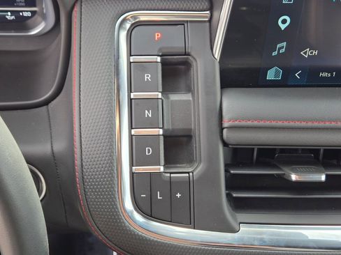 Used 2023 Chevrolet Suburban RST AWD/4WD image 25