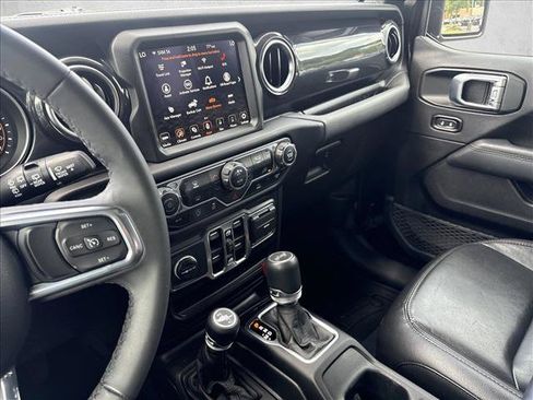 Used 2023 Jeep Wrangler Unlimited Sahara AWD/4WD image 15