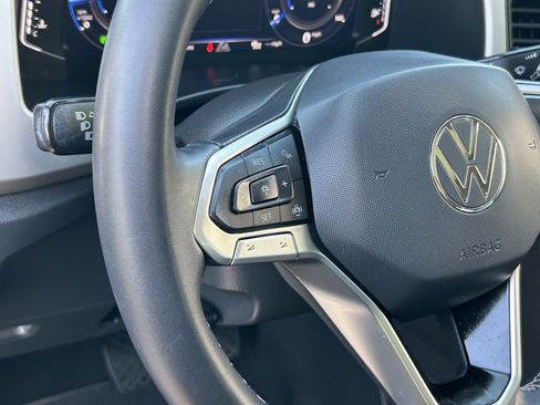 Used 2023 Volkswagen Atlas SE w/ Panoramic Sunroof Package AWD/4WD image 26