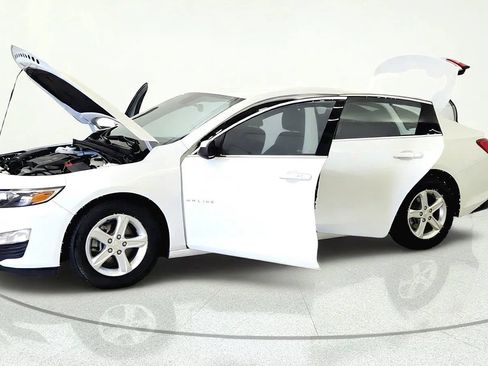 Used 2024 Chevrolet Malibu LT FWD image 9