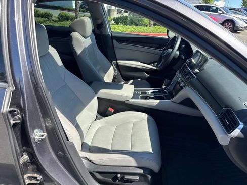 Used 2019 Honda Accord EX-L image 10