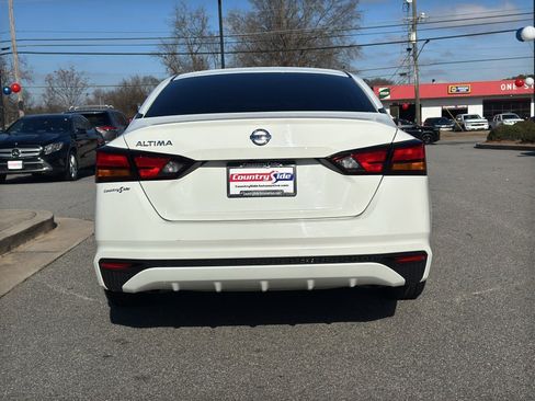 Used 2022 Nissan Altima 2.5 S image 8