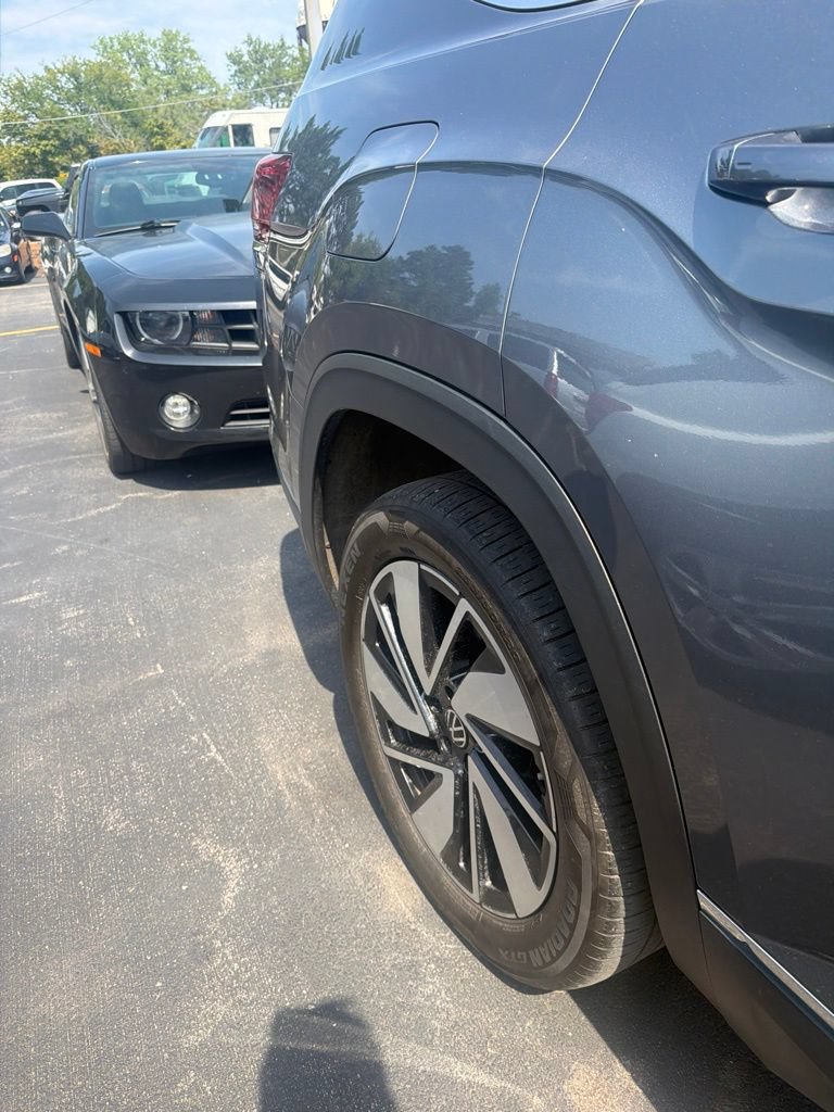 Used 2024 Volkswagen Atlas SEL AWD/4WD image 6
