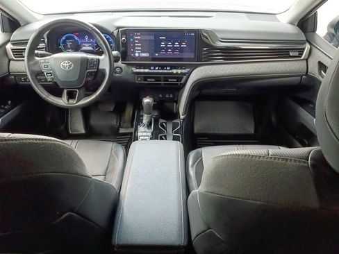 Used 2025 Toyota Camry XLE FWD image 20