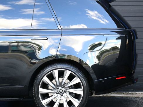 Used 2023 Land Rover Range Rover Long Wheelbase First Edition image 18