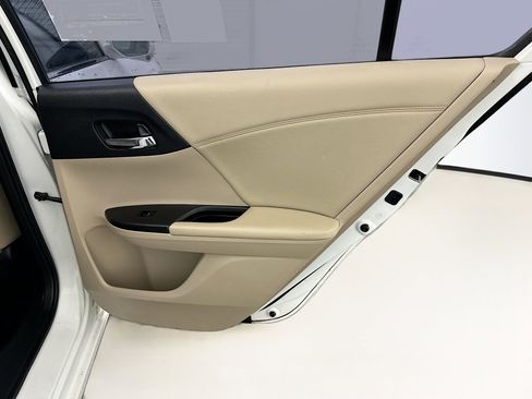 Used 2016 Honda Accord EX-L image 31