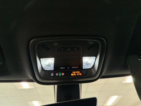 Used 2023 Chevrolet Traverse RS w/ LPO, Floor Liner Package FWD image 16