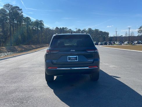 New 2025 Jeep Grand Cherokee Laredo X image 6