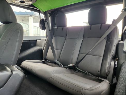 Used 2020 Jeep Wrangler Sport AWD/4WD image 33