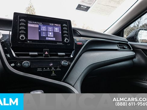 Used 2022 Toyota Camry SE image 32
