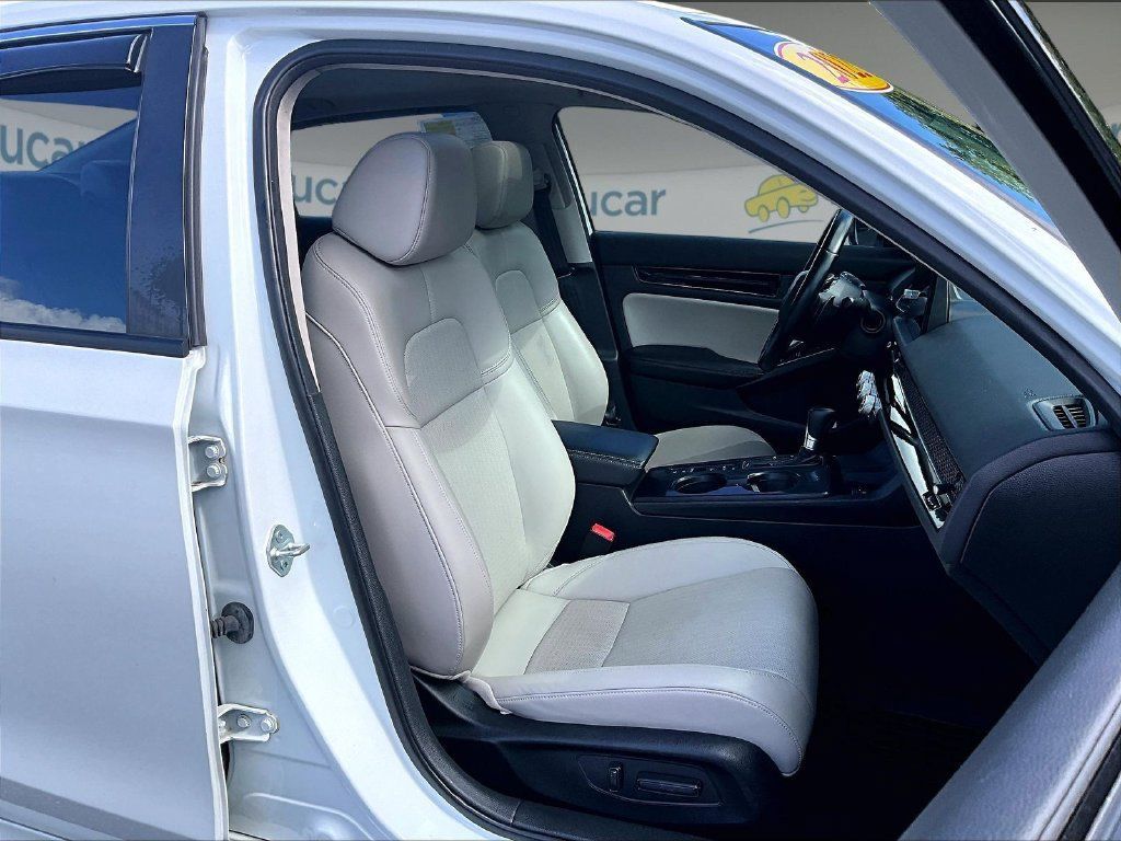 Used 2022 Honda Civic Touring image 11
