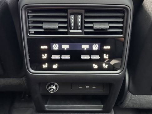 Used 2025 Porsche Cayenne image 29