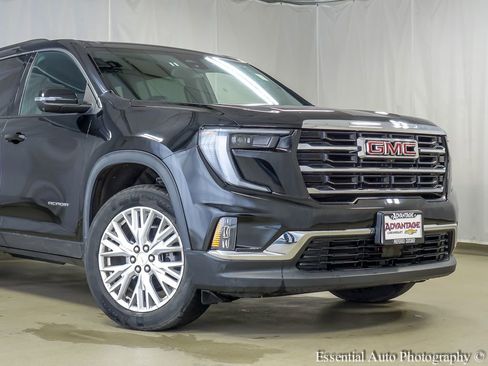 Used 2024 GMC Acadia Elevation AWD/4WD image 3