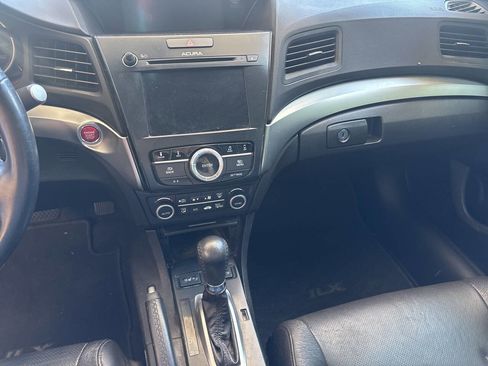 Used 2017 Acura ILX image 9