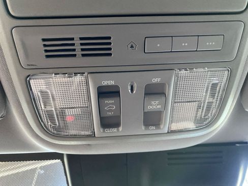 Used 2019 Honda CR-V Touring image 26