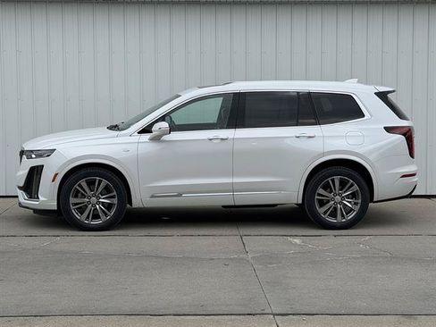 Used 2024 Cadillac XT6 Premium Luxury AWD/4WD image 11