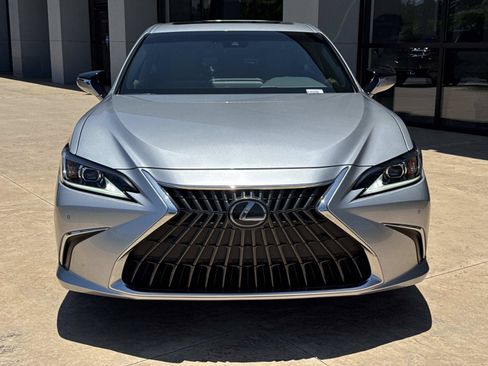 Used 2024 Lexus ES 350 w/ Premium Package FWD image 8