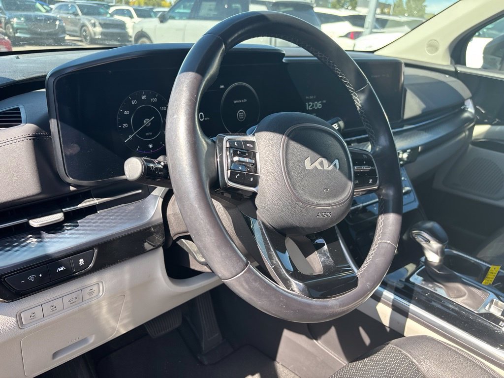 Certified 2024 Kia Carnival SX Prestige FWD image 2