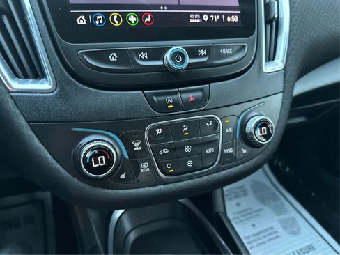Used 2021 Chevrolet Malibu LT image 28