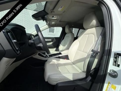 Used 2024 Volvo XC40 B5 Ultimate w/ Climate Package AWD/4WD image 2