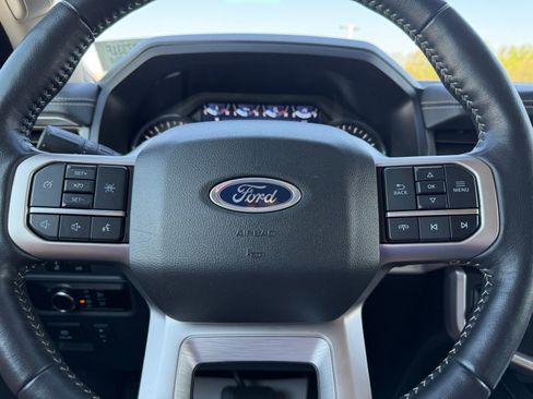 Used 2024 Ford Expedition XLT image 21