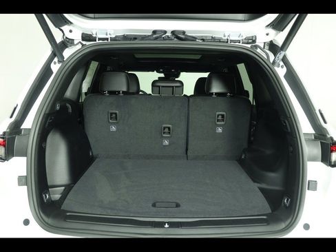 New 2025 Jeep Grand Cherokee Limited image 15