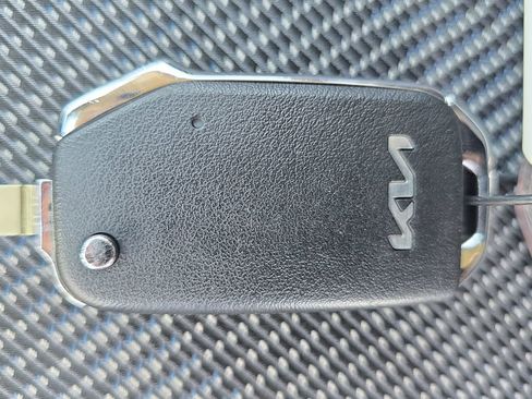 Used 2026 Kia Seltos LX AWD/4WD image 35