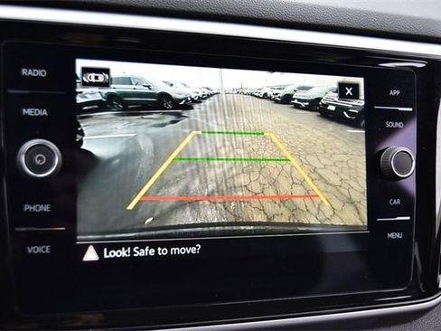 Certified 2022 Volkswagen Atlas Cross Sport SE image 13