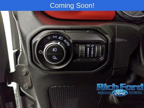 Used 2021 Jeep Gladiator Rubicon w/ Cold Weather Group image 20