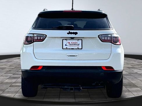 Used 2018 Jeep Compass Latitude FWD image 6