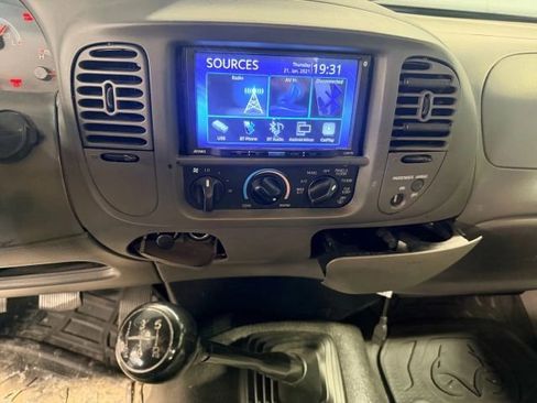 Used 2003 Ford F150 XL image 10