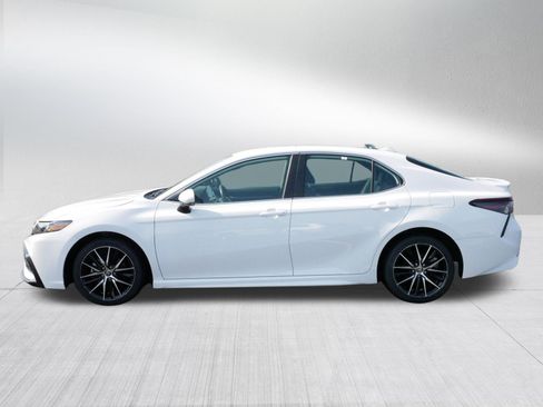 Certified 2024 Toyota Camry SE FWD image 9