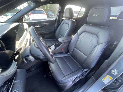 Used 2025 Buick Envista Sport Touring image 36