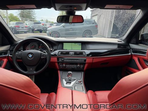 Used 2013 BMW M5 RWD image 32