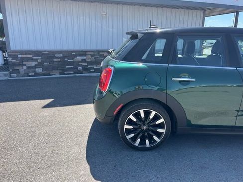 Used 2017 MINI Cooper 4-Door Hardtop FWD image 16