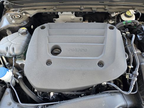 Used 2025 Volvo XC40 B5 Core w/ Protection Package Premier image 41